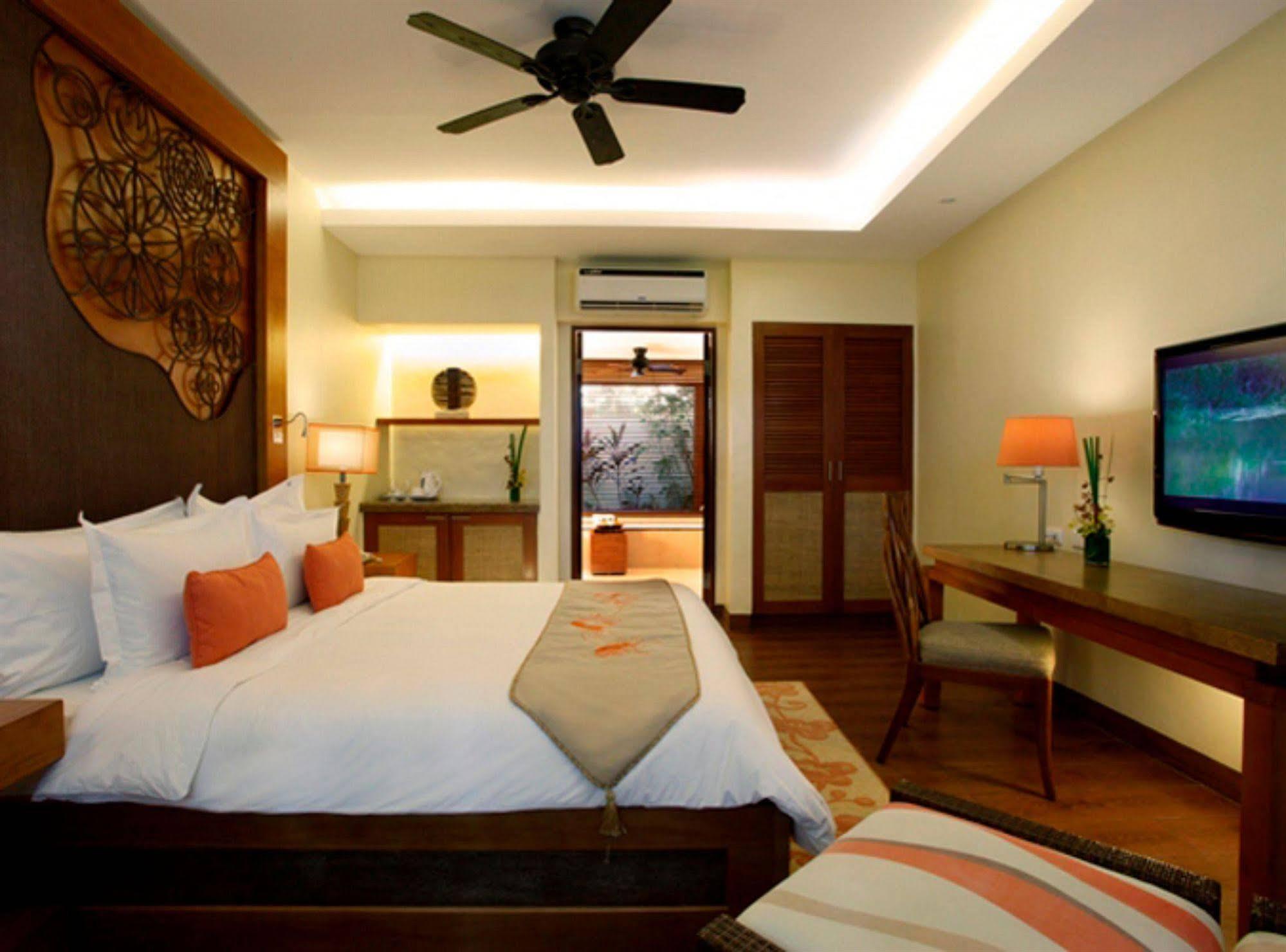 Crimson Resort And Spa - Mactan Island, Cebu Мактан Екстериор снимка