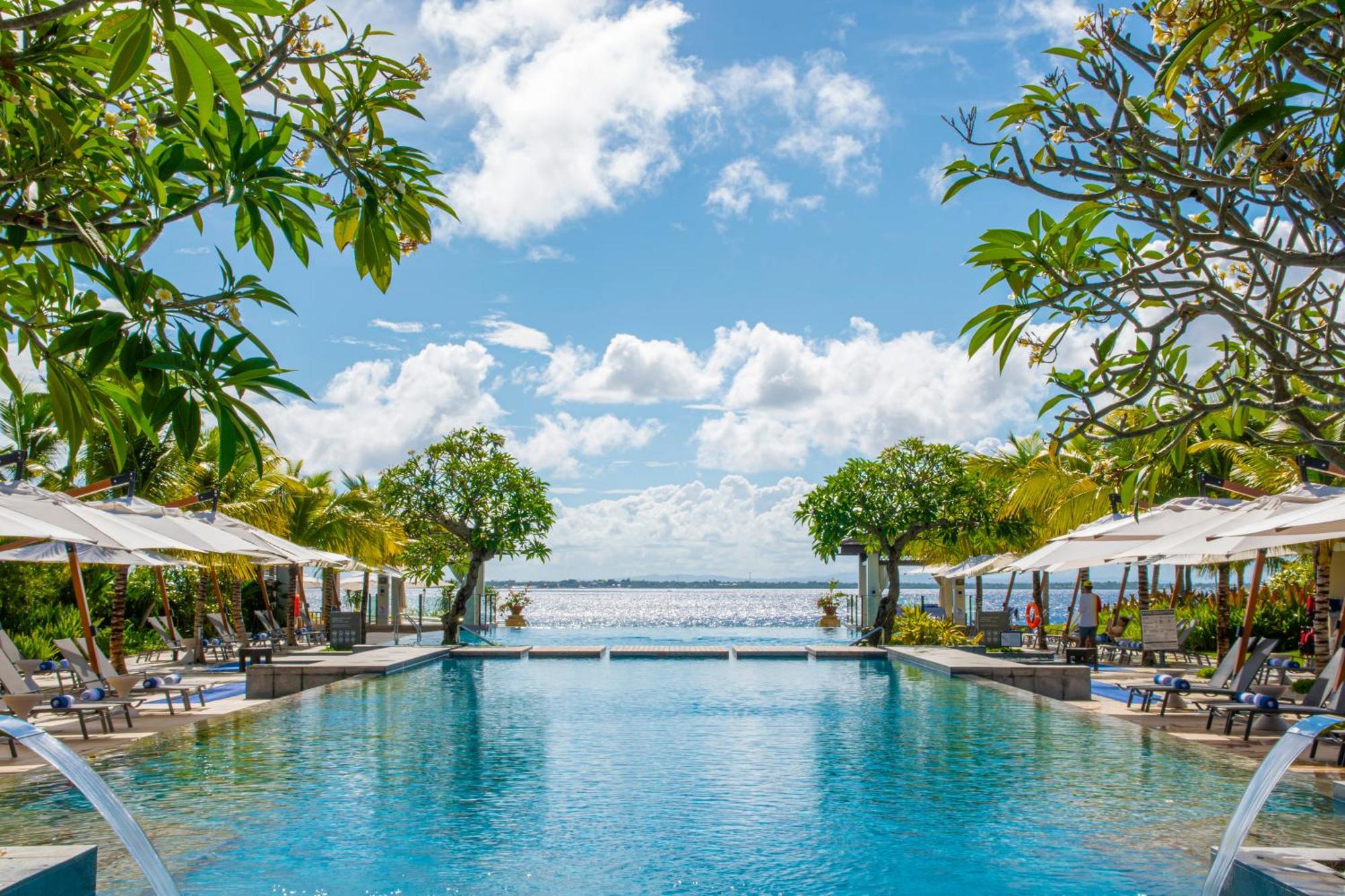 Crimson Resort And Spa - Mactan Island, Cebu Мактан Екстериор снимка