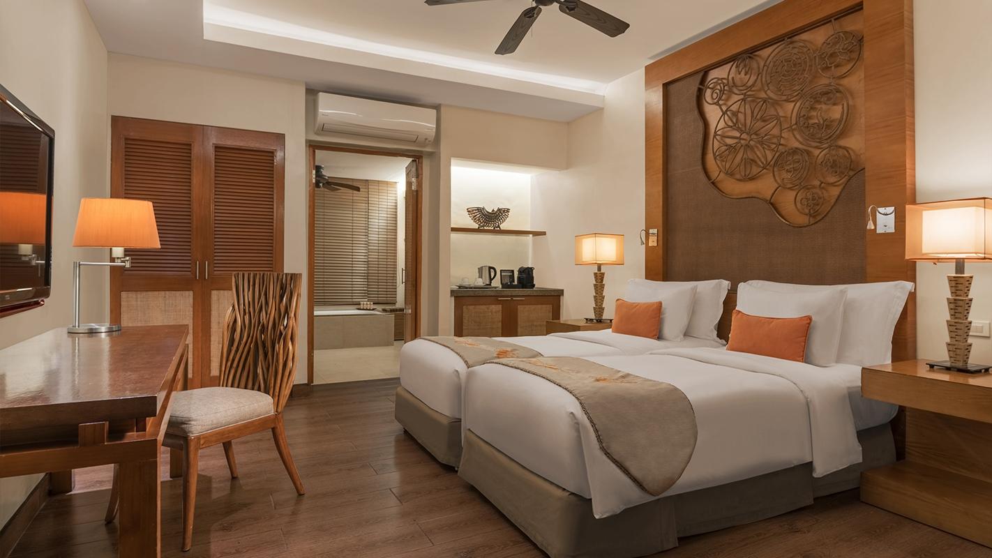 Crimson Resort And Spa - Mactan Island, Cebu Мактан Екстериор снимка