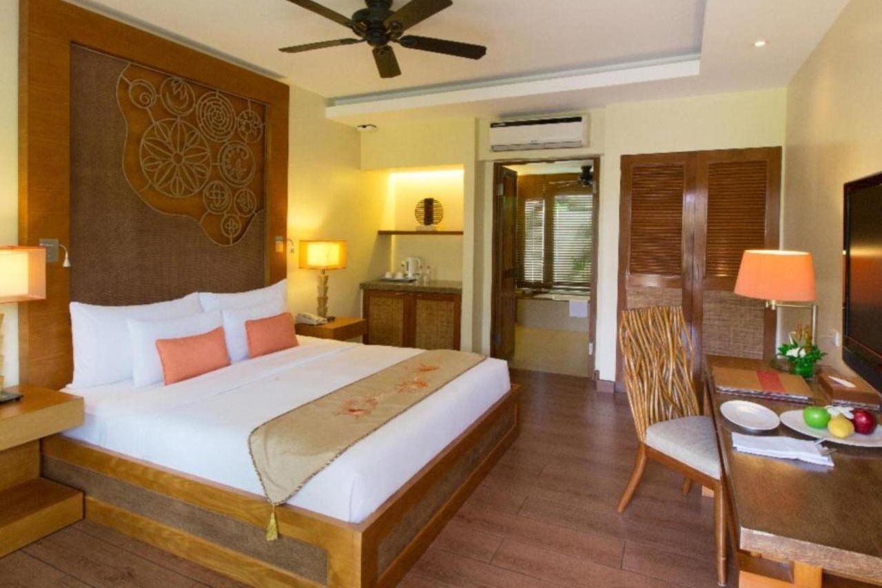 Crimson Resort And Spa - Mactan Island, Cebu Мактан Екстериор снимка